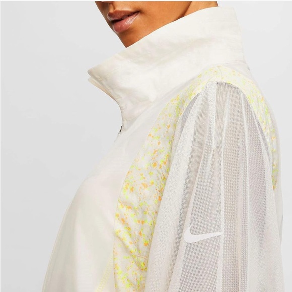 Nike Mesh Sleeve Jacket in White and Yellow - Picture 1 of 4
